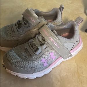 Under armour girls size 11